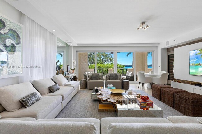 Building Photo - 2021 Fisher Island Dr