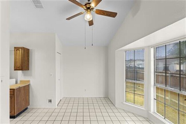 Building Photo - 4626 Larner St