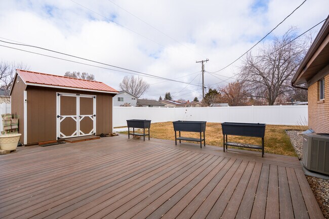 Building Photo - 428 Edwards Ave