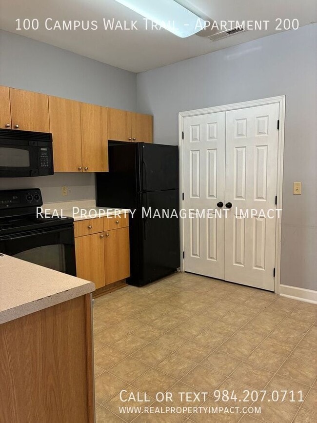 Building Photo - 100 Campus Walk Trl