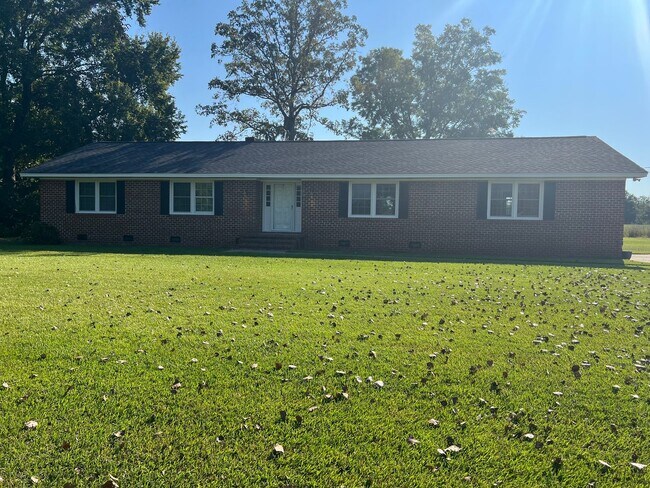 Primary Photo - AVAILABLE NOW – Peaceful 3 Bedroom Home on...