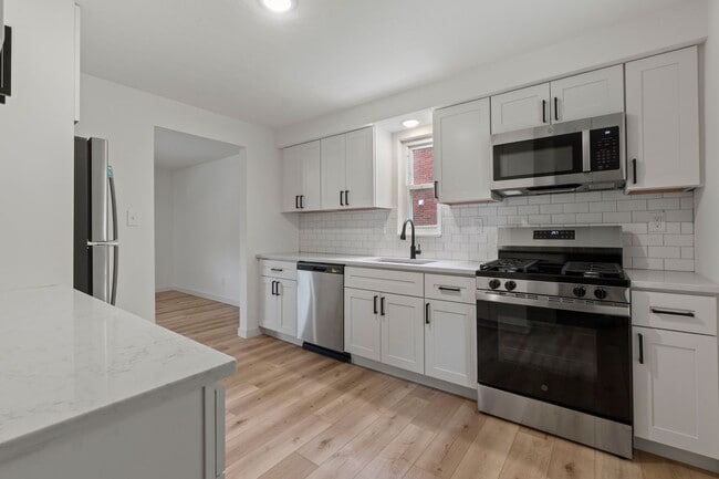 Building Photo - 131 S Joslyn Dr