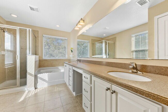 Building Photo - Corner Lot- Close to Disney- Four Bedroom Home for Rent