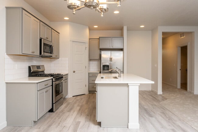 Building Photo - 248 N Caracaras Way