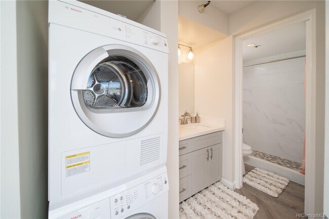 Building Photo - Convenient 1 Bedroom Close to Everything