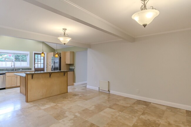 Building Photo - 3bd/1.75ba Seattle Home