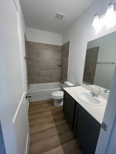 Building Photo - 2944 Brittlebush Dr