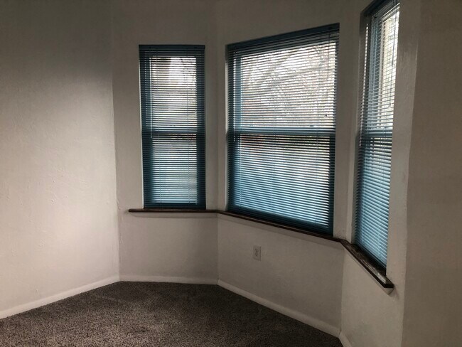 Building Photo - 618 Tingley Ave