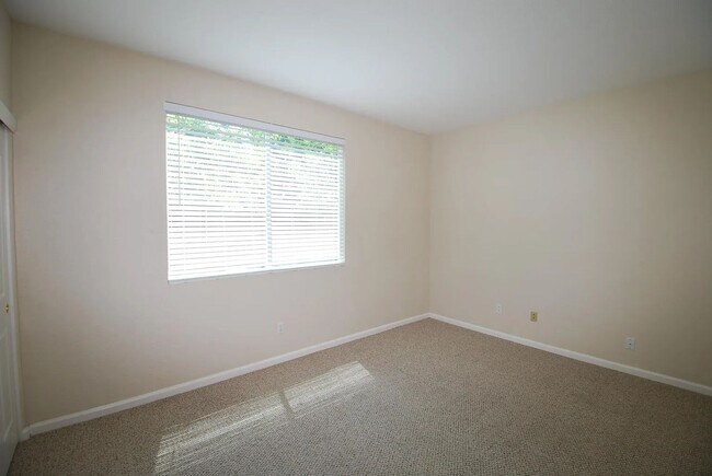 Building Photo - Great home in Elk Grove!