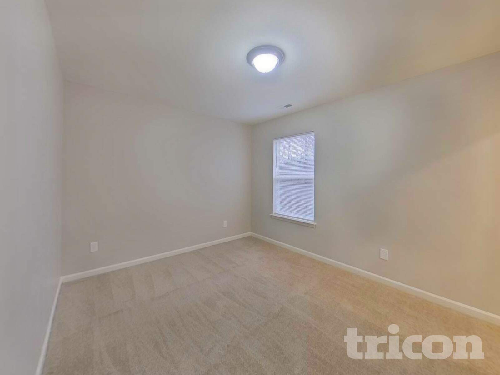 Building Photo - 11709 Oak St