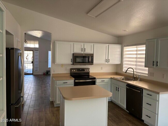 Building Photo - 249 W Grovers Ave