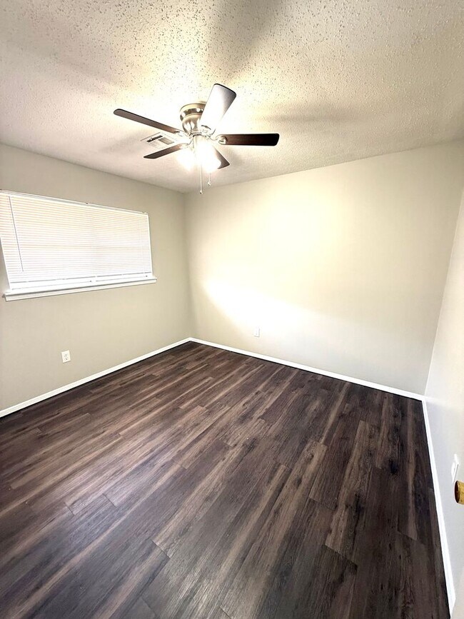 Building Photo - ** 3 Bed 2 Bath located in Montgomery East ** Call 334-366-9198 to schedule a self tour