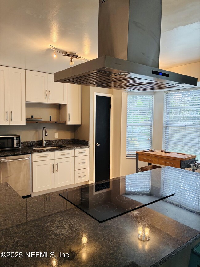 Building Photo - 2112 Spanish Bluff Dr