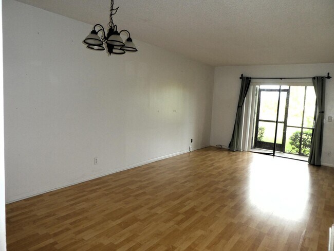 Building Photo - 7149 Golf Colony Ct