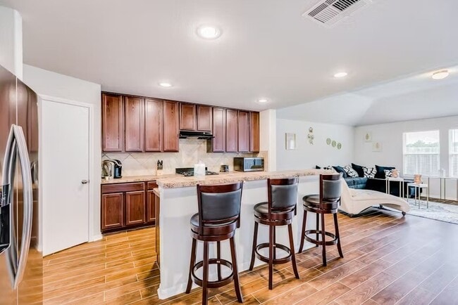 Building Photo - 7223 Foxwood Mist Trl