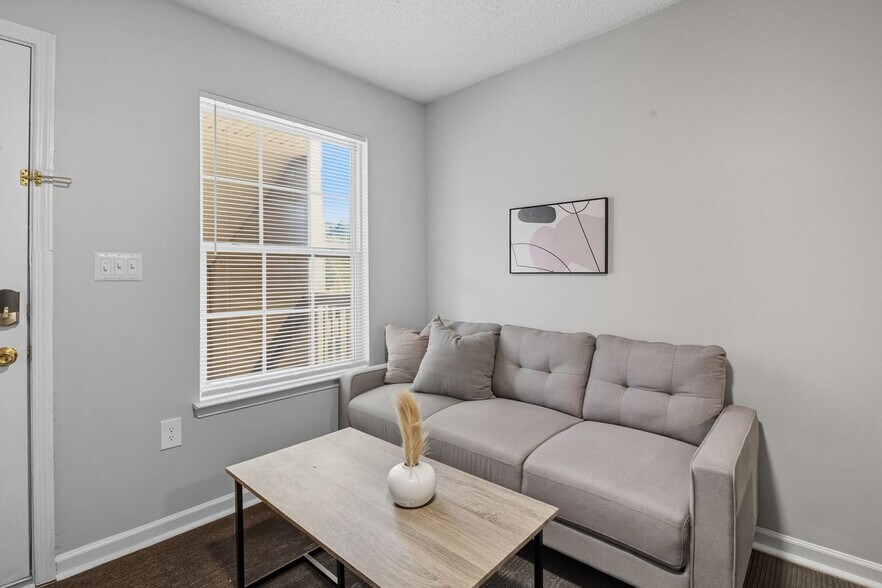 Building Photo - 254 Kings Creek Dr