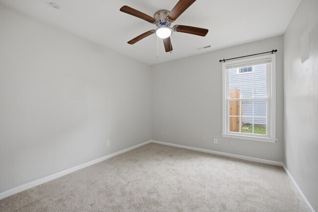 Building Photo - 2252 Newstead Dr