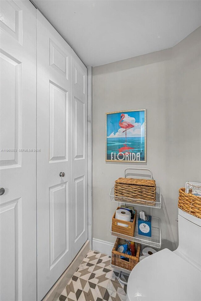 Building Photo - 3500 Mystic Pointe Dr