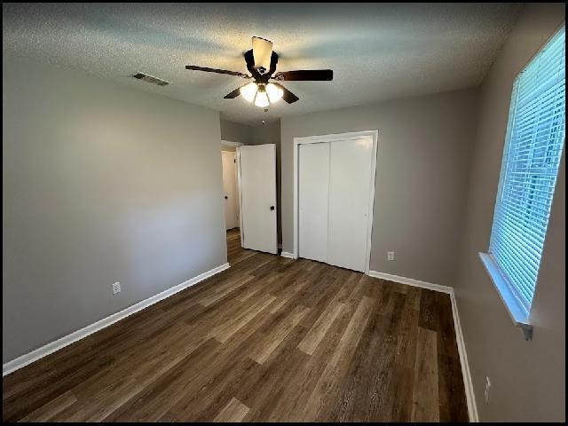 Building Photo - 7409 Skylark Dr