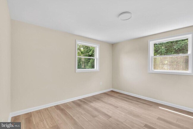 Building Photo - 7536 Abbington Dr