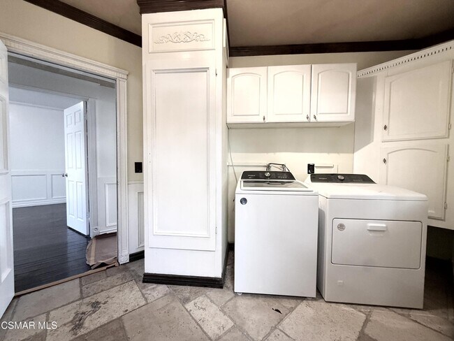 Building Photo - 29608 Lazy Oak Pl
