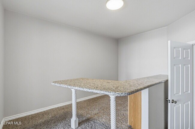 Building Photo - 825 Dulce Tierra Dr