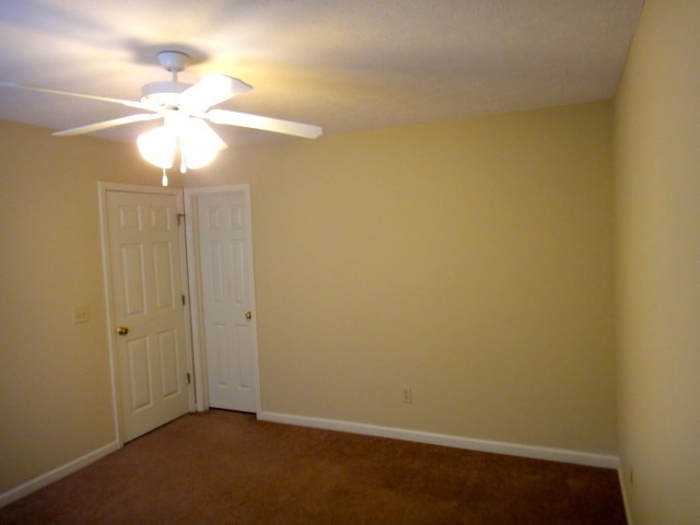 Building Photo - Longview Court Available in August!