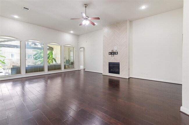 Building Photo - 3014 Paseo de Charros