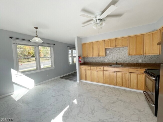 Building Photo - 31 Lakeside Blvd