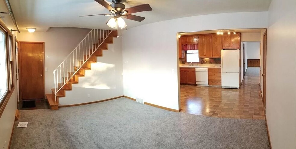 Building Photo - 4220 S 38th St