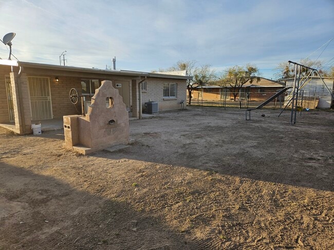 Building Photo - 4445 S Kostka Ave