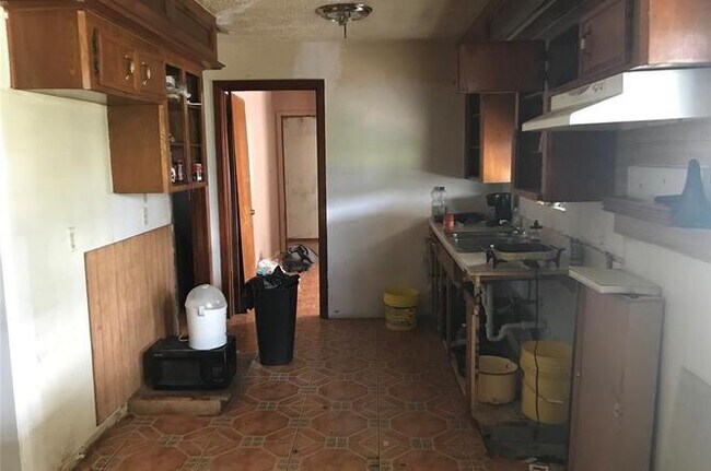 Building Photo - 2406 Rosemead Dr