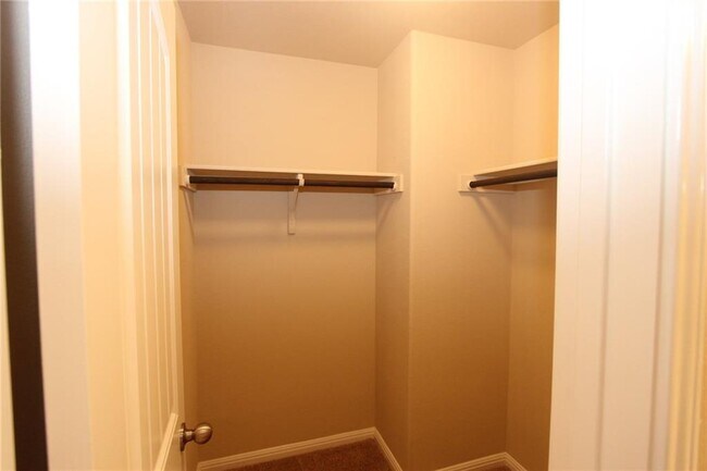 Building Photo - 1044 Britt Ln