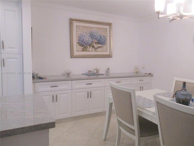 Building Photo - 580 Egret Dr