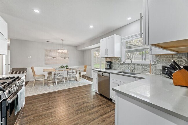 Building Photo - 8508 Bradford Dr