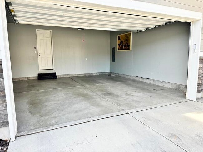 Building Photo - 283 N 1580 W