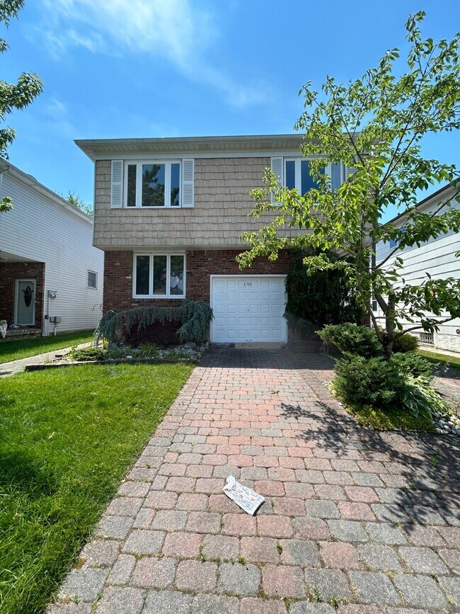 Building Photo - 190 Woehrle Ave