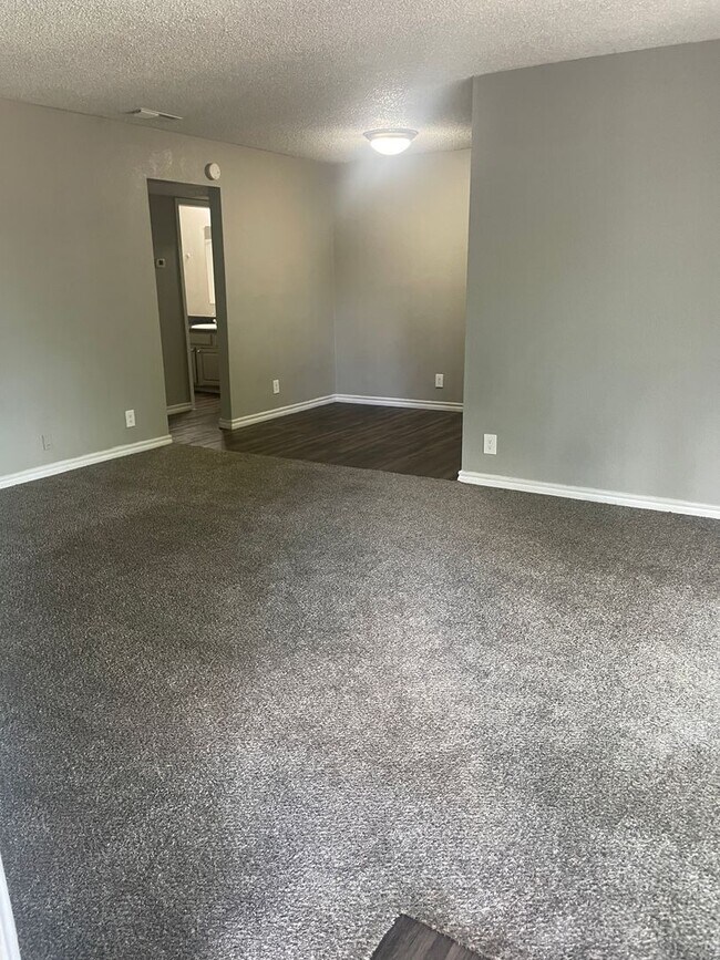 Primary Photo - 2411 E 55th Pl