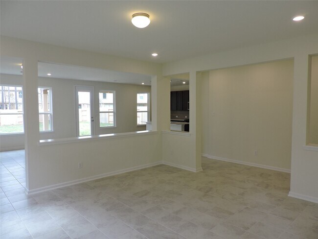 Building Photo - 1122 Epworth Ct.
