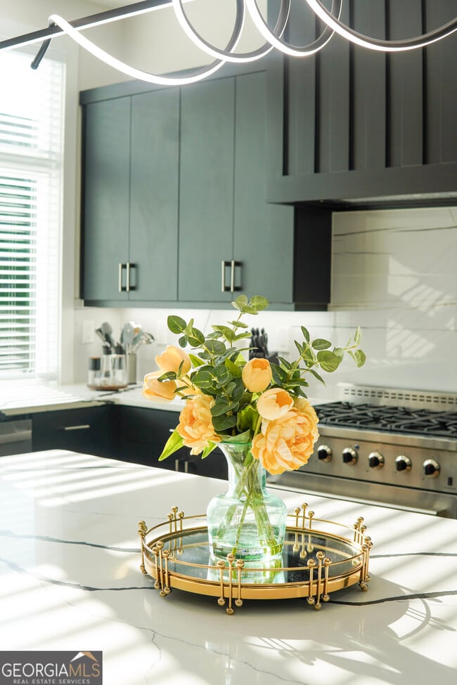 Building Photo - 68 Boulevard SE