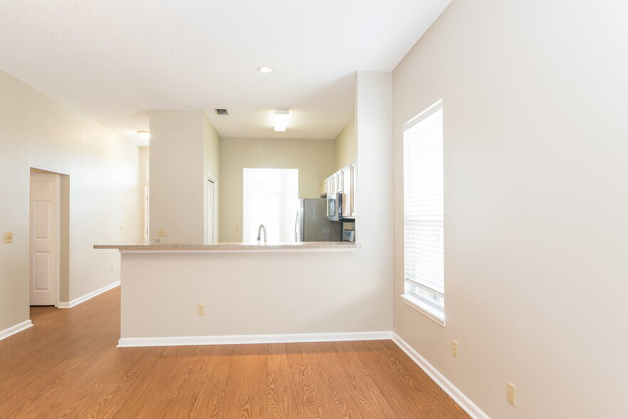 Building Photo - 3423 Brahma Bull Cir N
