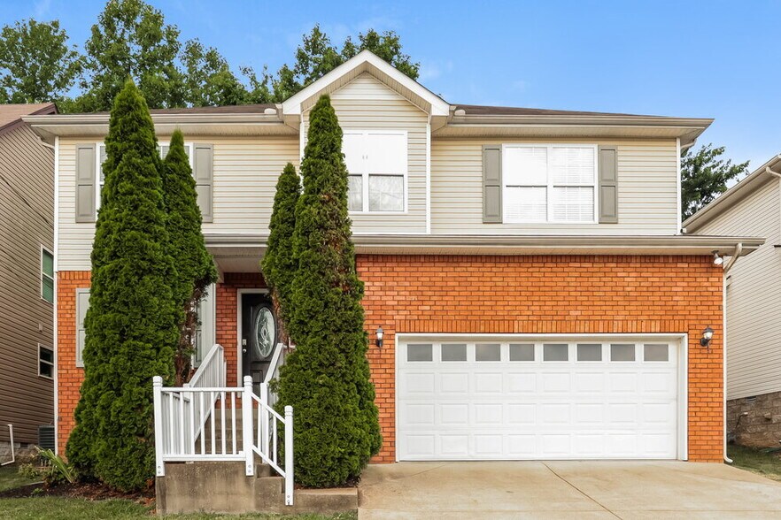 Primary Photo - 412 Elegance Way