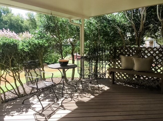 Building Photo - Mill Creek Executive Home Overlooking Golf Course at 17th Tee