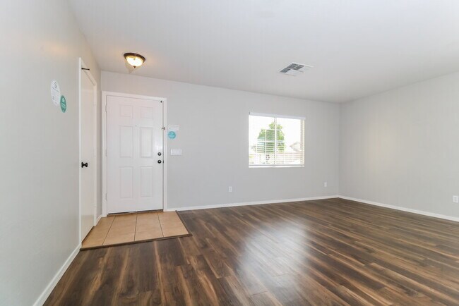 Building Photo - 12426 W Soledad St