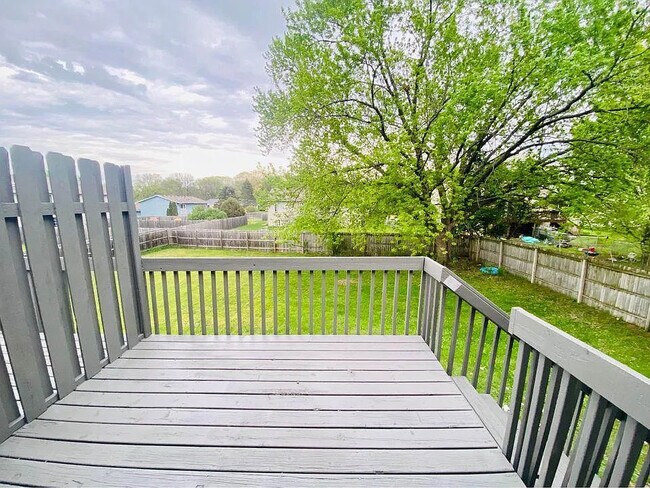 Building Photo - 7936 Lee Ave N