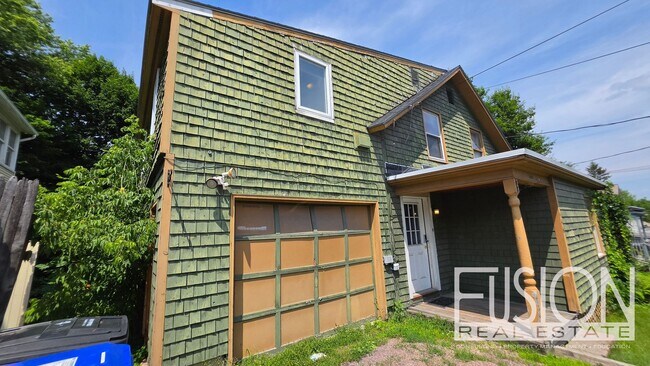 Building Photo - 446 Colchester Ave