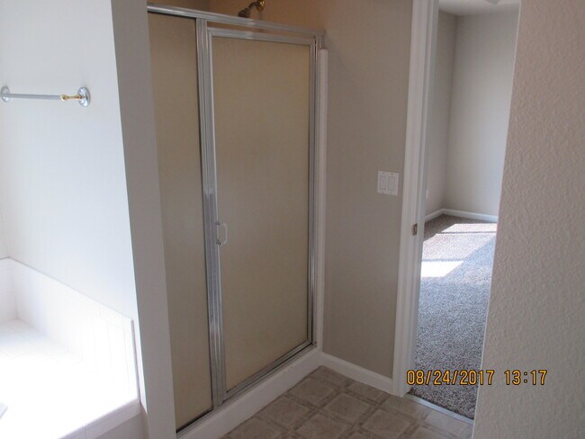 Building Photo - 4 Bedroom Home in Hobble Creek!