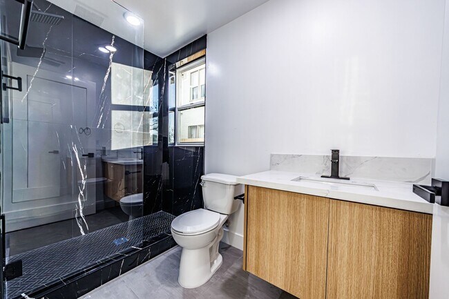 Building Photo - 1658 S. Hayworth