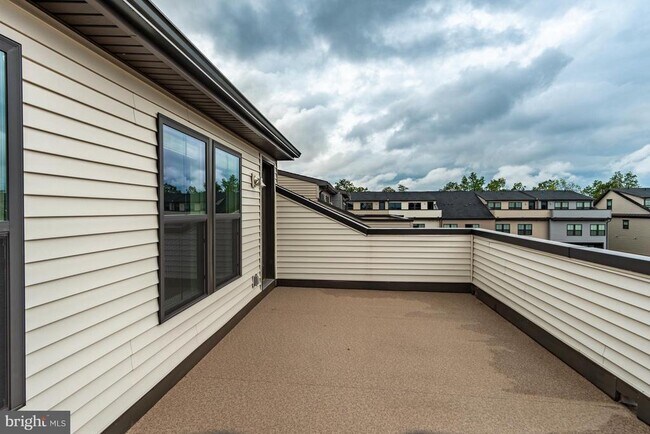 Building Photo - 43375 Whitehead Ter