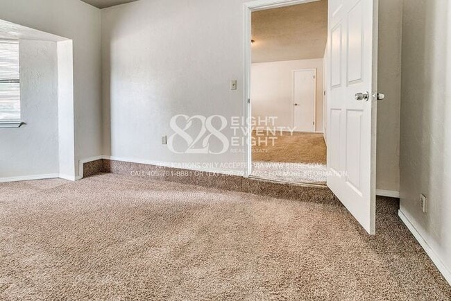 Building Photo - 3 Bedroom/1 Bath Single Family Home Just M...